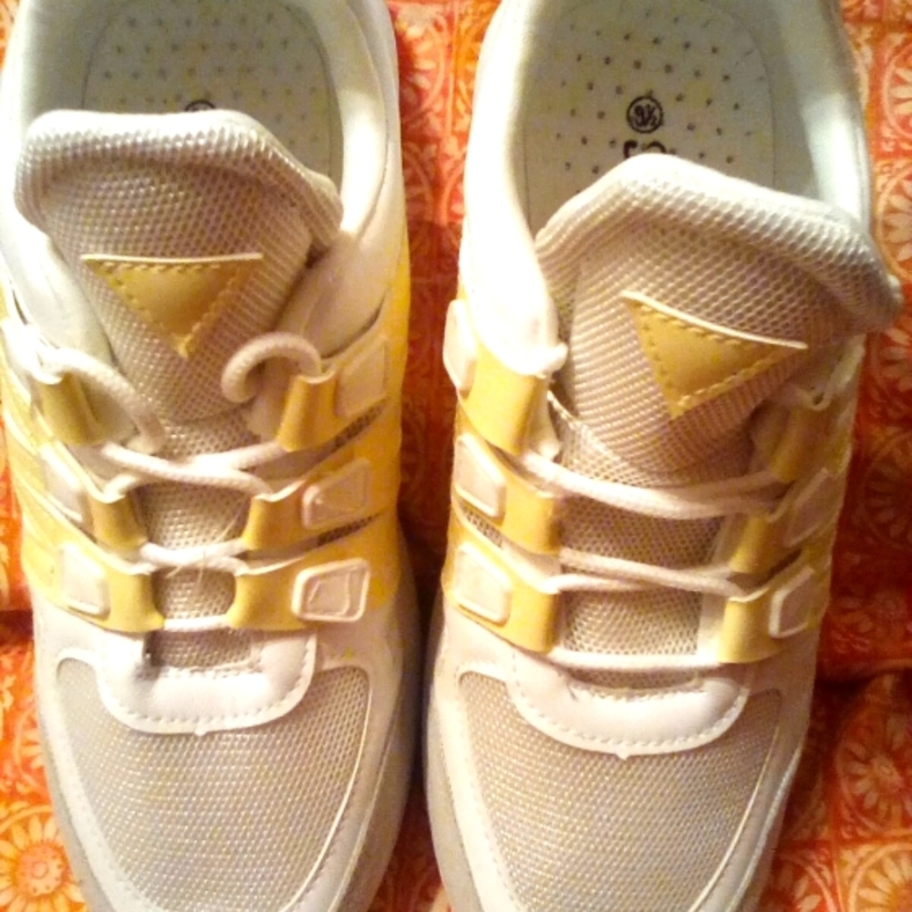 Women's Tennis Shoes